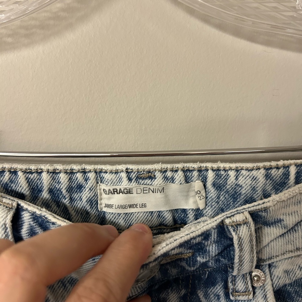 Garage‎ Light Washed Ripped Jeans - Picture 4 of 4